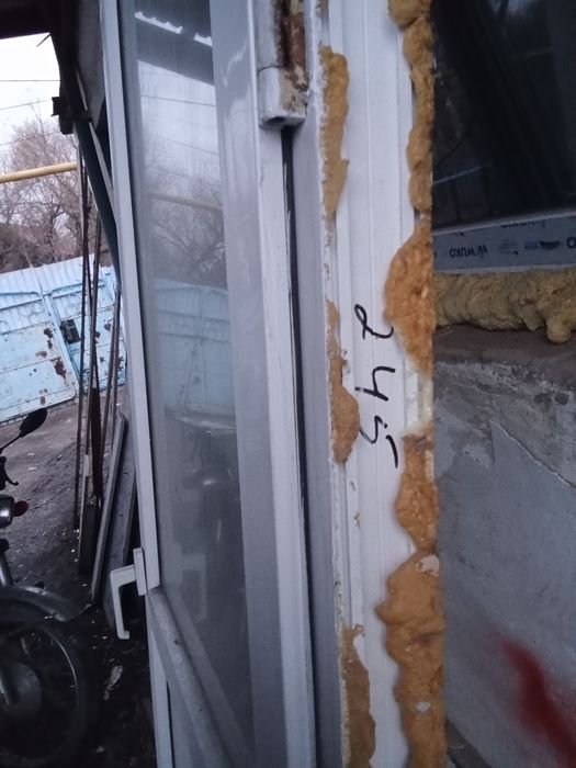 Продам б/у дверь