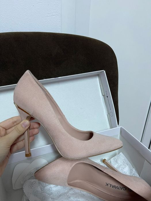 Pantofi stilleto