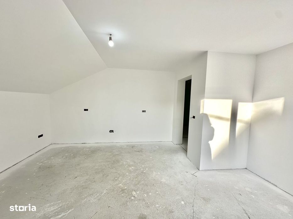 Casă individuală de vanzare  cu garaj și curte proprie – Hălchiu