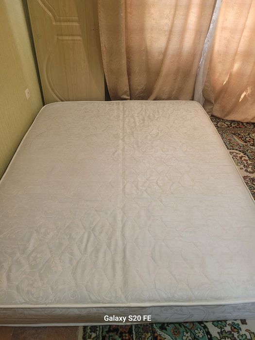 Продам матрас  160/200