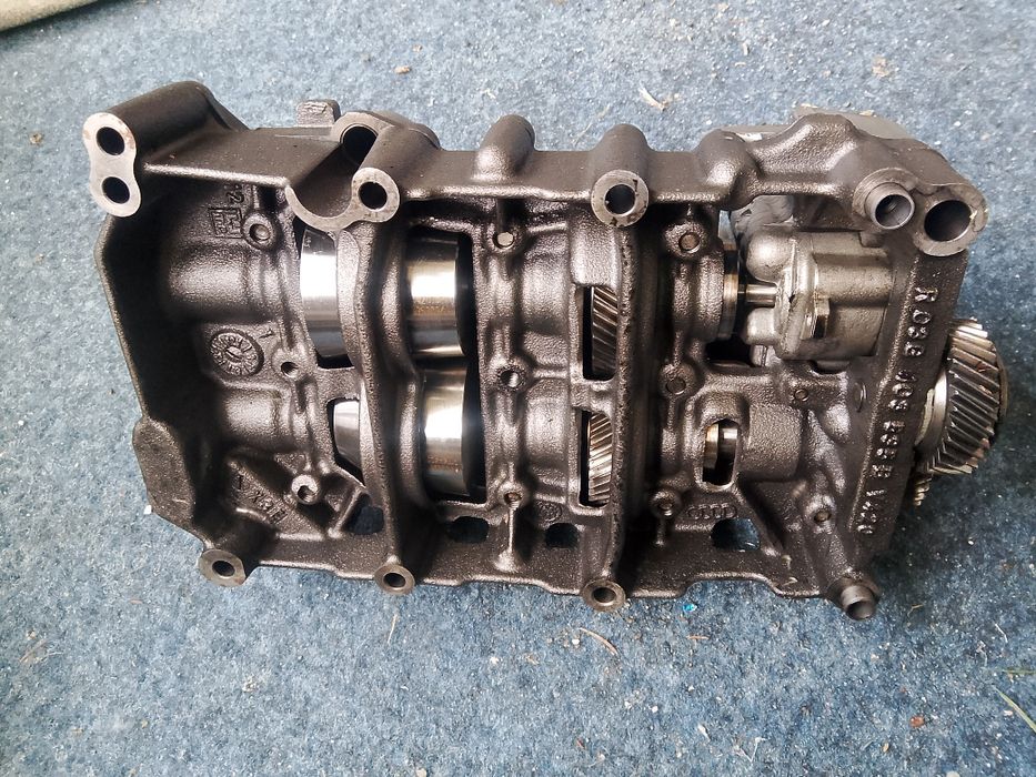 Pompă ulei balansoare Audi A6 4f C6 2.0