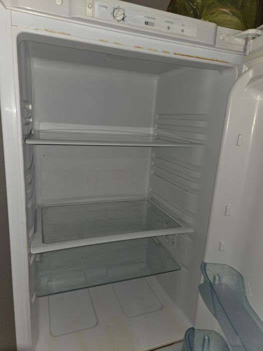 Холодильник большой