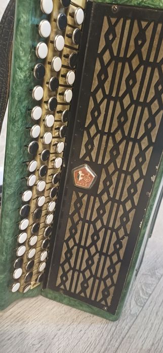 Продается баян трехрядный