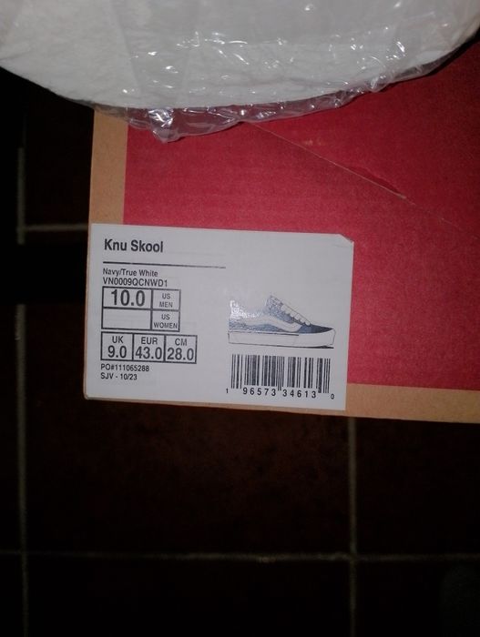 Vând adidași Vans măr 43