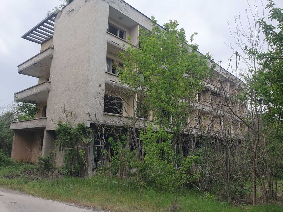 Продава се Промишлена сграда в Горна Оряховица - 2070 кв.м за 186 €/кв.м - Снимка #2