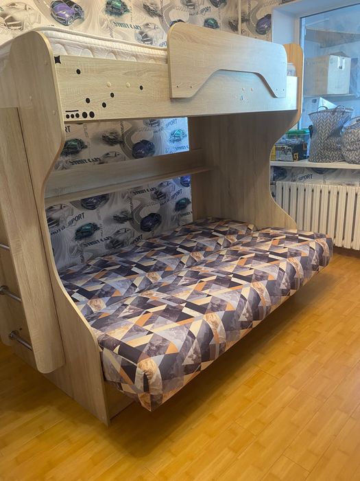 Двухъярусная кровать