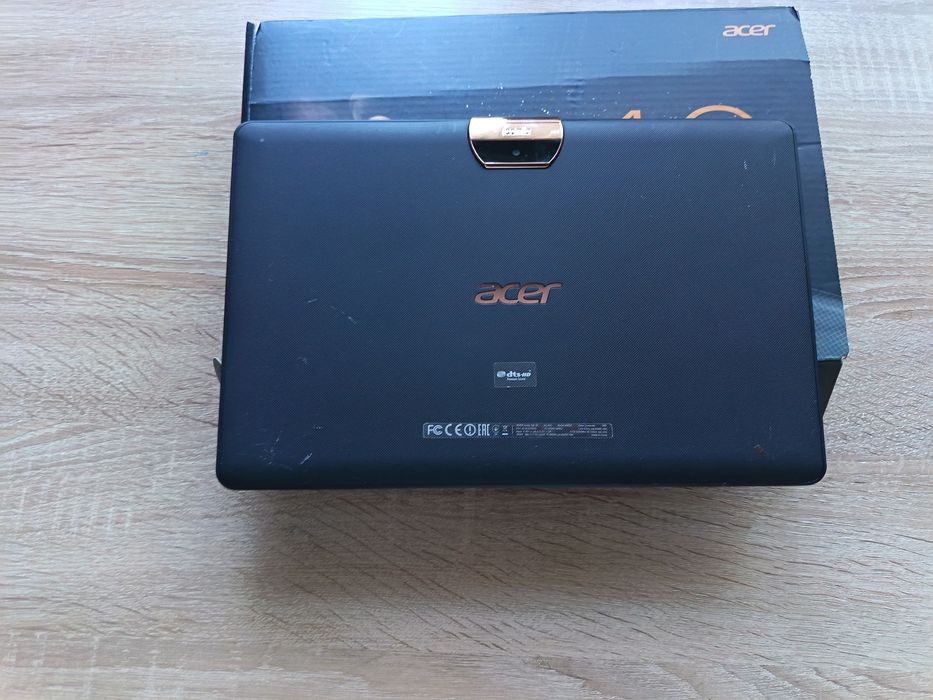 Продавам таблет Acer Iconia Tab 10 32GB