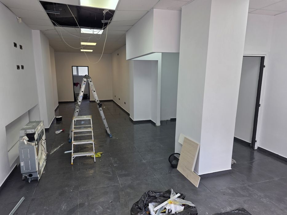 Spatiu comercial Mioveni, 64.4mp, stradal, ultracentral