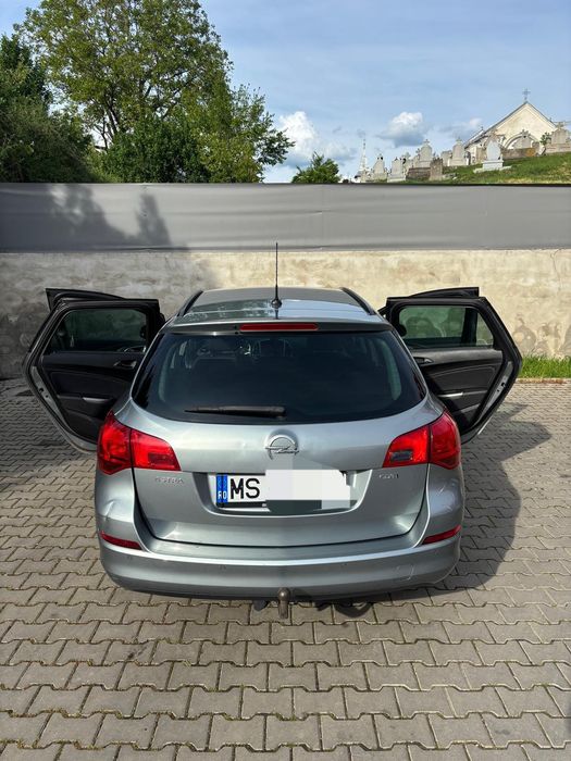 Opel Astra J Sport Tourer