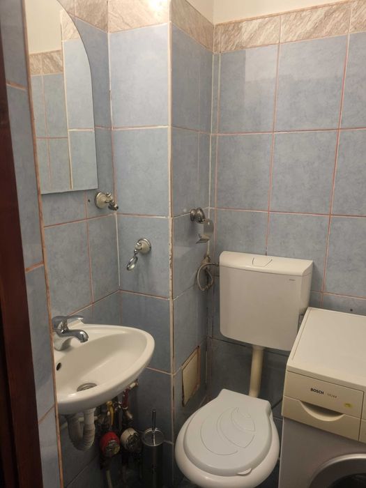 Închiriez garsonieră decomandată in zona Splaiul Crișanei, Oradea