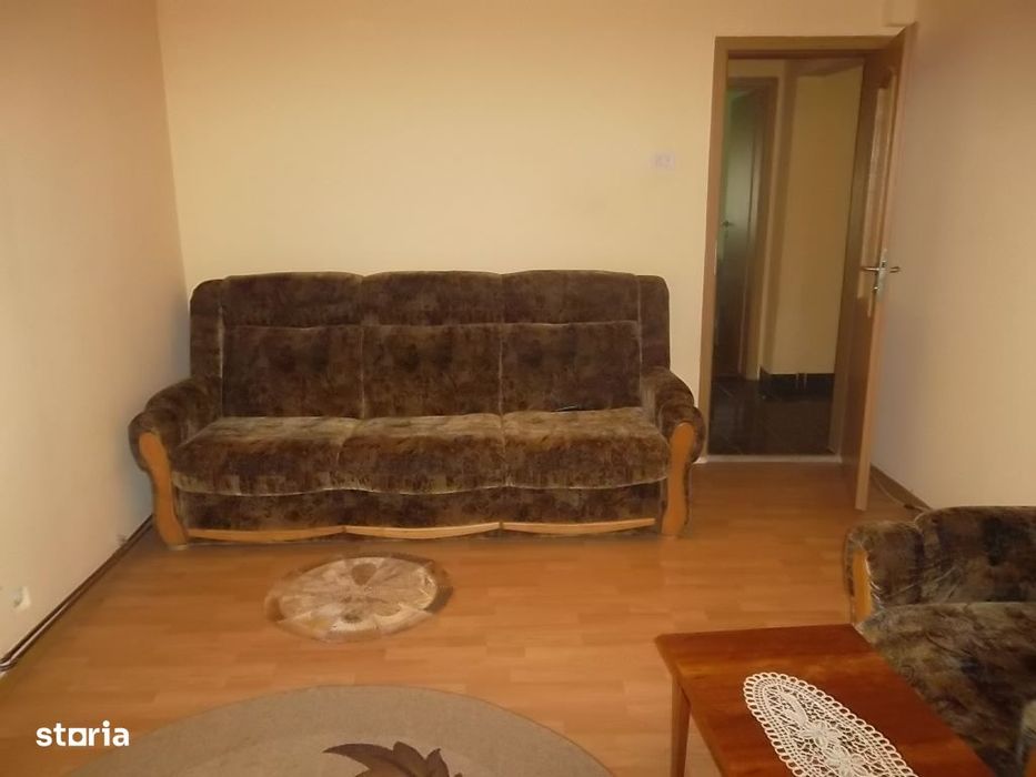 Inchiriez apartament 2 camere decomandat Deva, Mihai Viteazu, etaj 2,