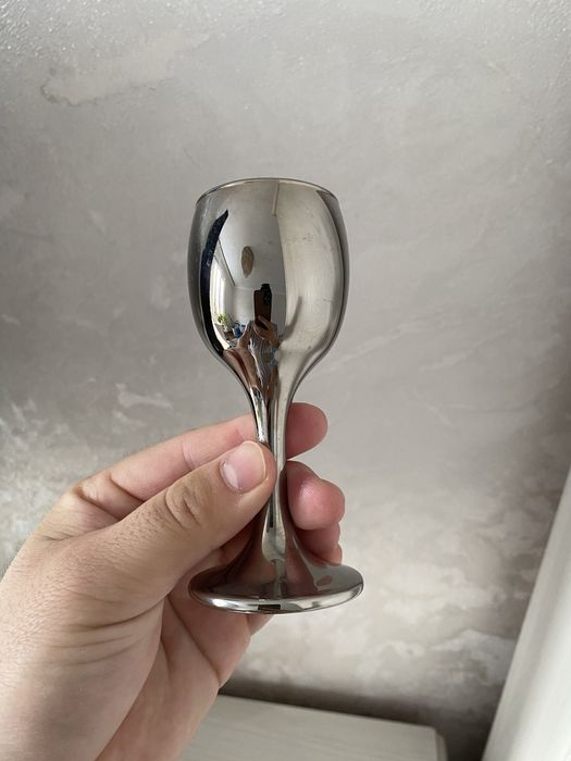 Бокалы и рюмки стаканы