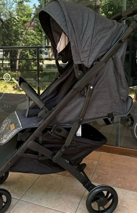 продам коляску в хорошем состоянии всё целое пользовались мало срочно