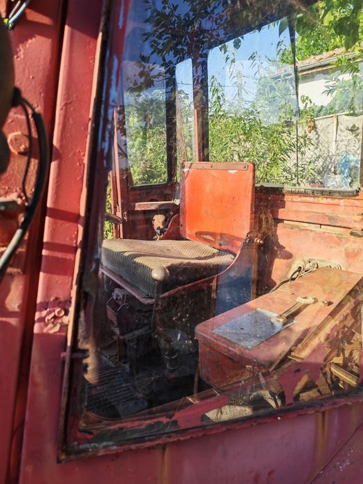 Продавам самоходно шаси  Т16 MГ-1