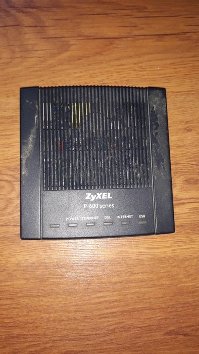 Переходники, провода разные, оригинальные адаптеры.