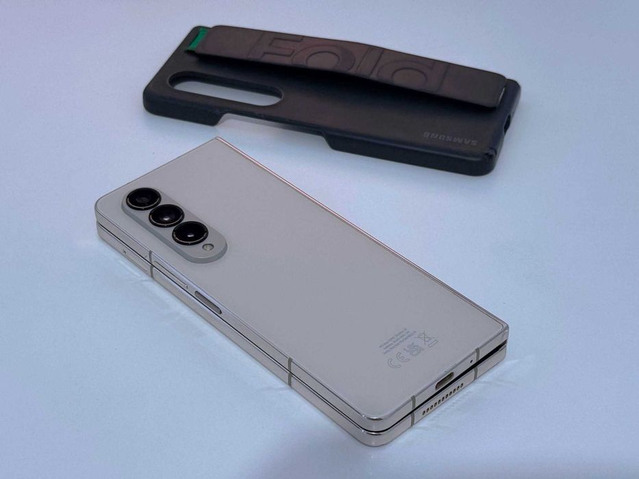 Бартер! Samsung Galaxy Z Fold 4 Beige (Бежов)