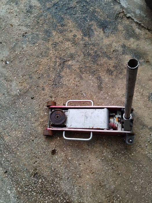 Алуминиев крик кола бус внос от Щатите  двубутакен