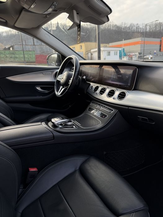 Mercedes Benz E220