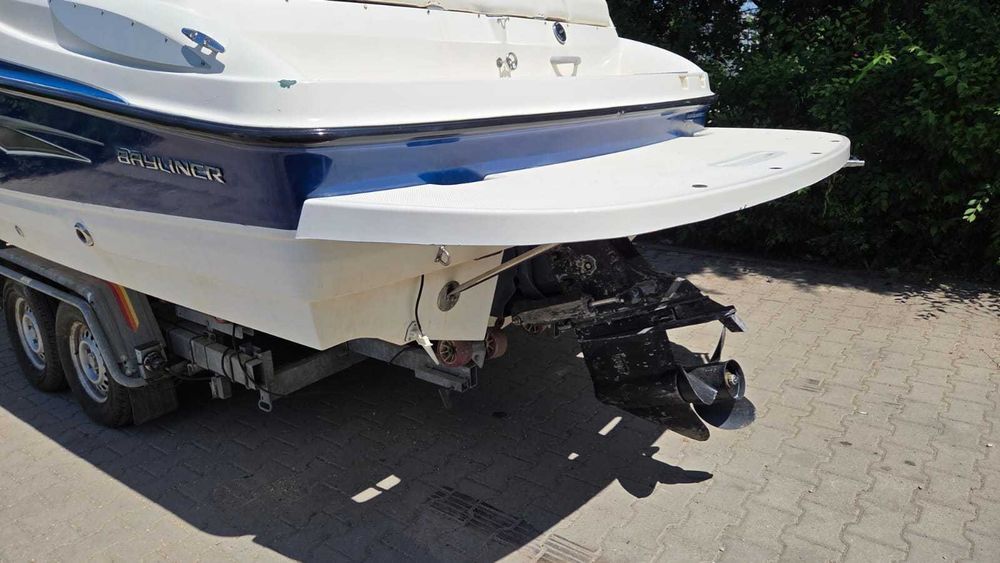 Vand Barca Bayliner 652