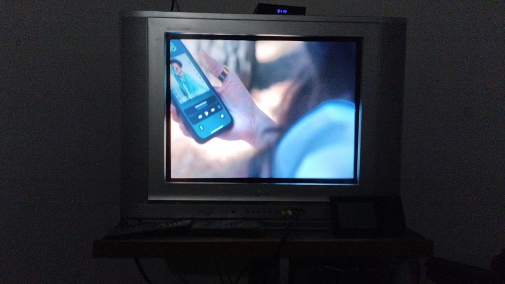 LG телевизор 54 л