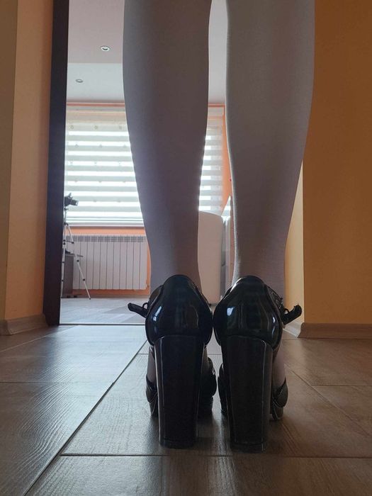 Дамски сандали на ток