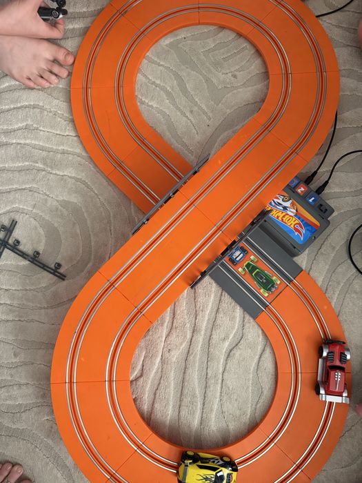 Скоростной трек Hotwheels