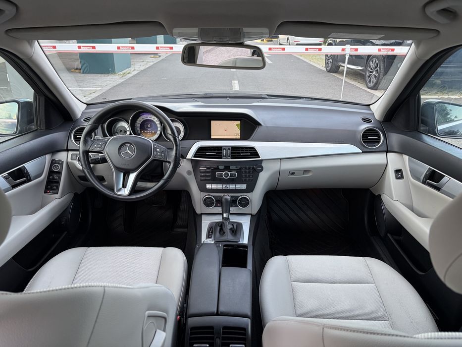 Mercedes-Benz C 198.000 km / 2012 / Facelift Euro 5 / Avantgarde / C200