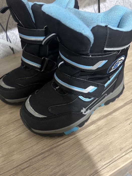 Продается детская обувь