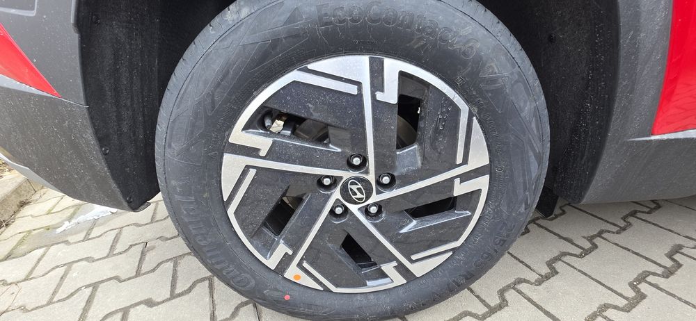 Vand 4 Anvelope TUCSON  215/65/R17 103 V XL