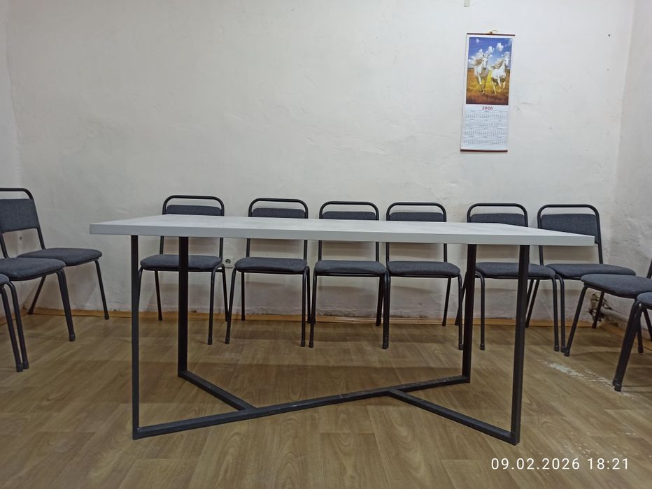 Продается офисный стол