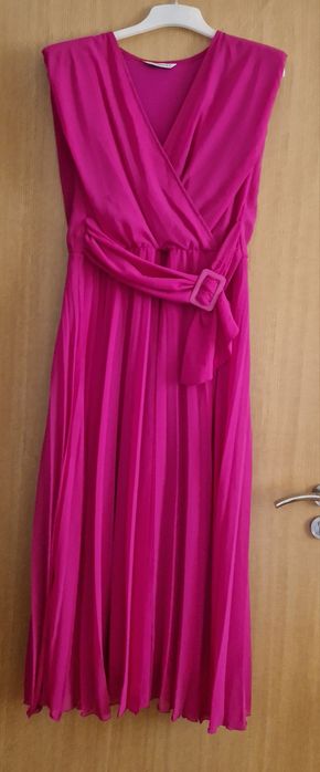 Rochie eleganta ciclam