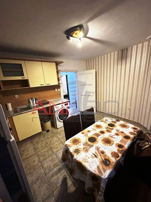 Продава се Тристаен апартамент в Варна, Колхозен пазар - 73 кв.м за 2739 €/кв.м - Снимка #2