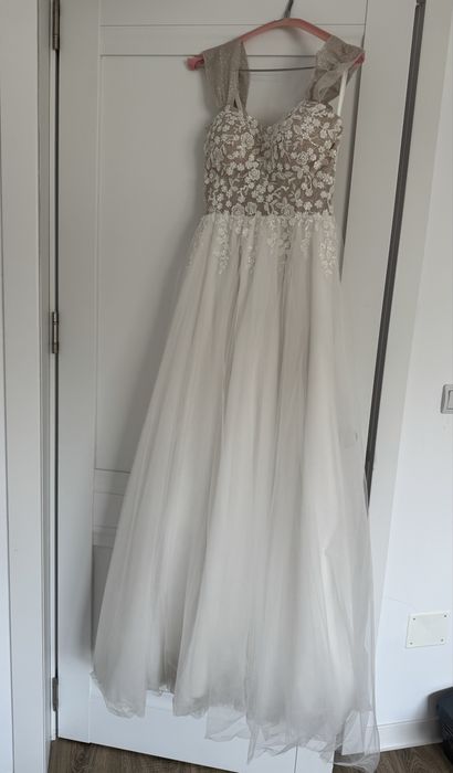Vand rochie de mireasa marimea Xs-S