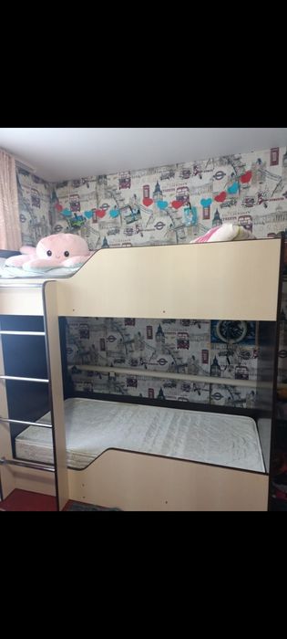 Двухъярусная кровать