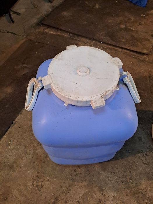 Продам бочки на 60 л