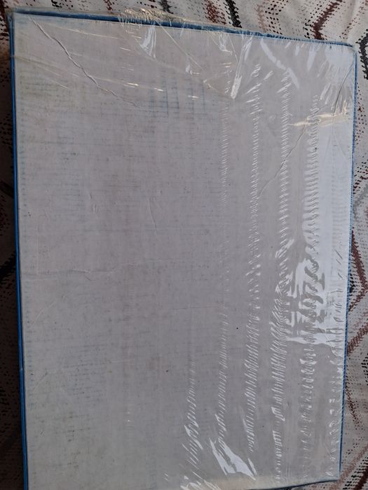 Продавам. Пъзел от 1000 части чисто нов не разпечатан.