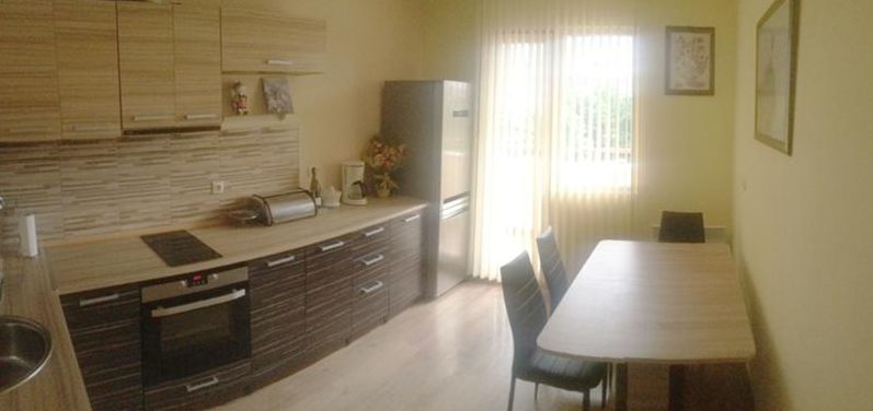 Тристаен апартамент в кв. Люлин 9