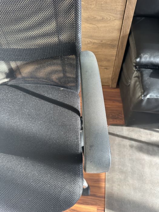 Прекрасен офис стол