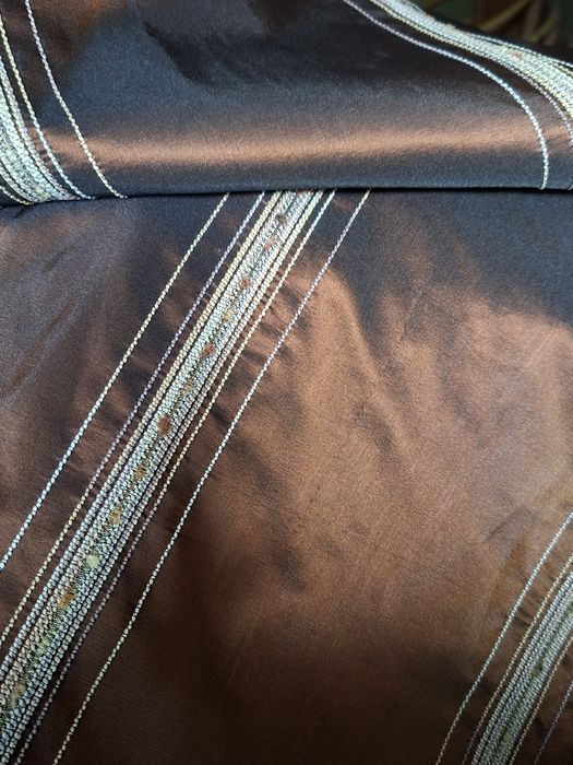 Продавам плътни завеси