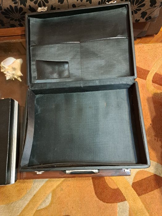 3 дипломатически куфарчета