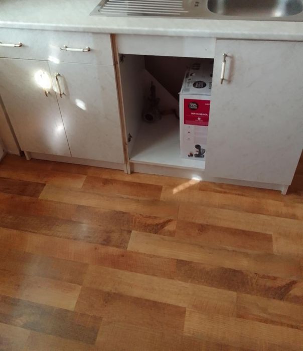 Двоен,кухненски шкаф,с голяма мивка от алпака