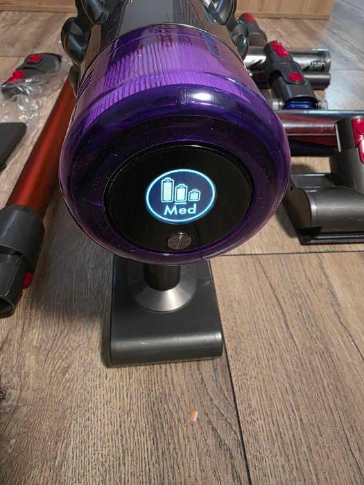 Вертикална прахосмукачка Dyson v11