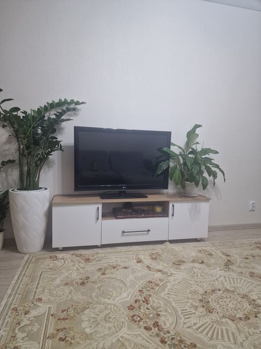 Телевизор LG ,  диагональ 105