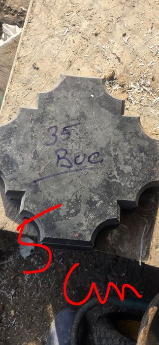 Matrite pavaj curățate de beton