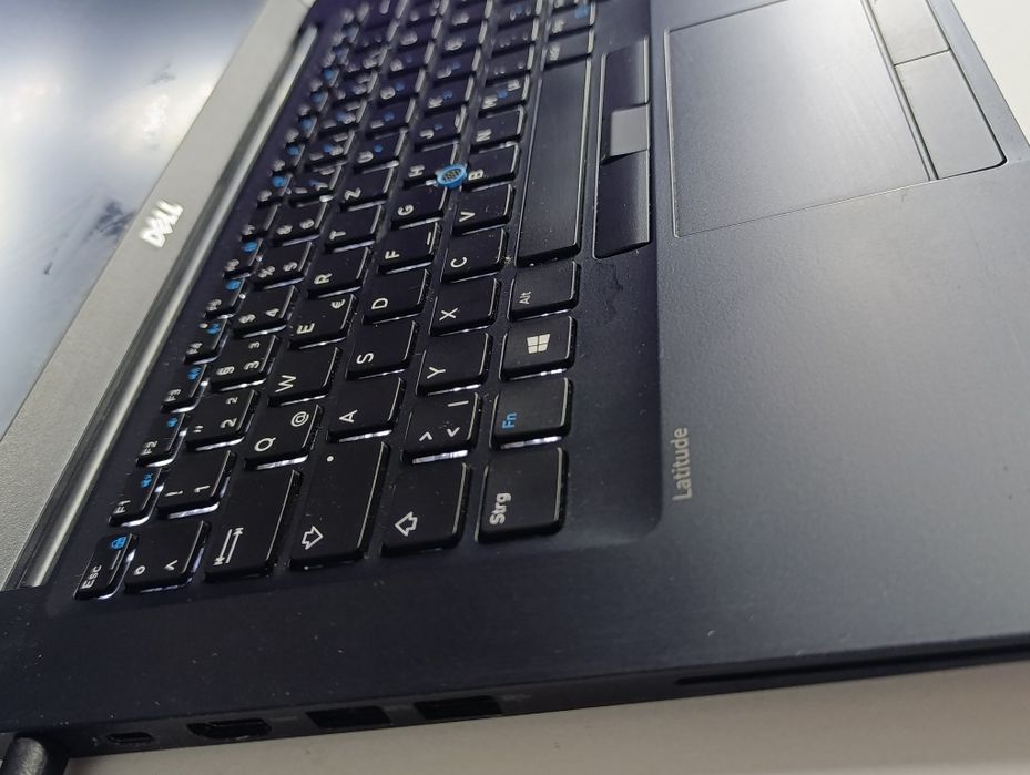 Dell 7480 impecabil procesor i7 7600 cu sim  impecabil procesor i