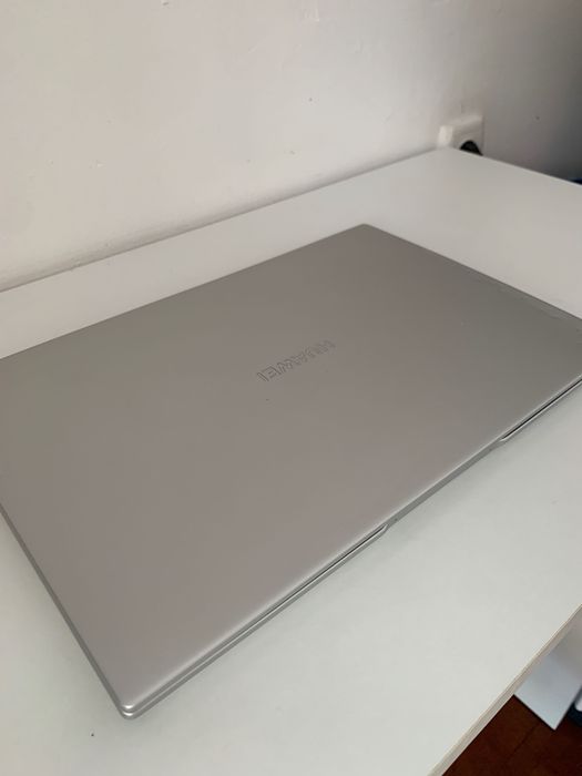 Лаптоп Huawei MateBook D14