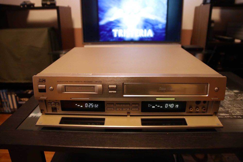 JVC HR-DVS1 видео рекордер SVHS и MiniDV