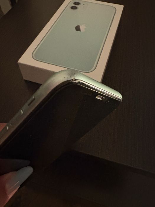 Iphone 11, Green | Pachet complet (cutie si încărcător)