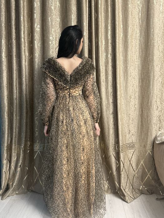 Платья все почти новые одевала пару раз