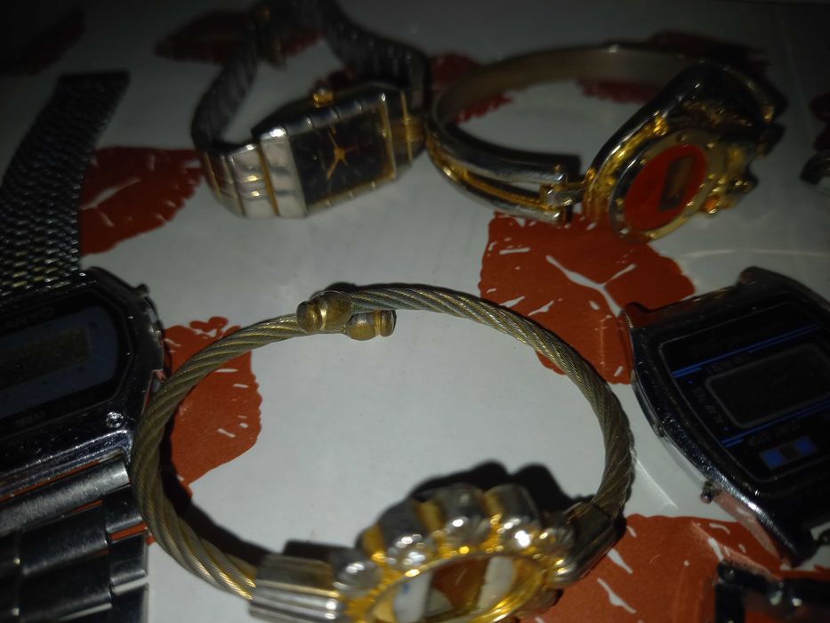 Стари модели часовници Восток плюс други обща цена